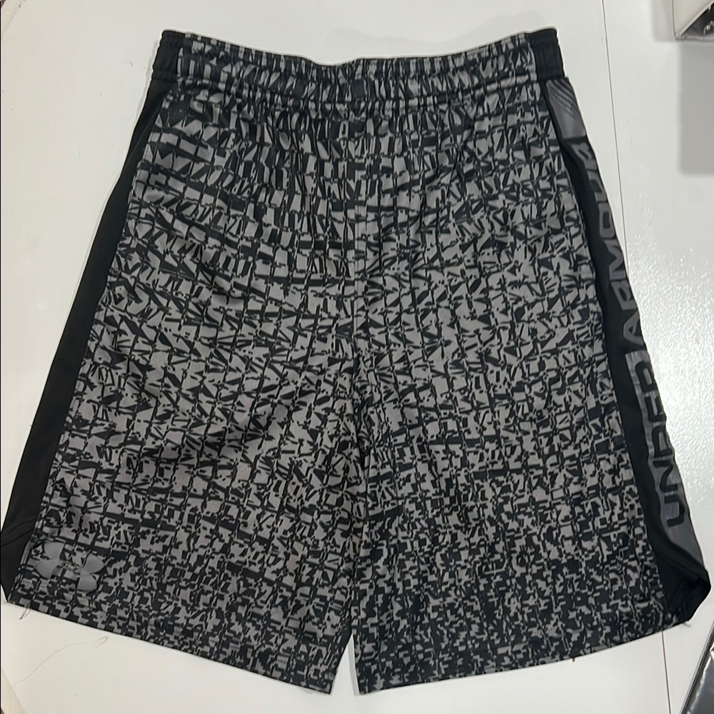 Under Armour Boy’s Patterned Black and Gray Athletic Shorts